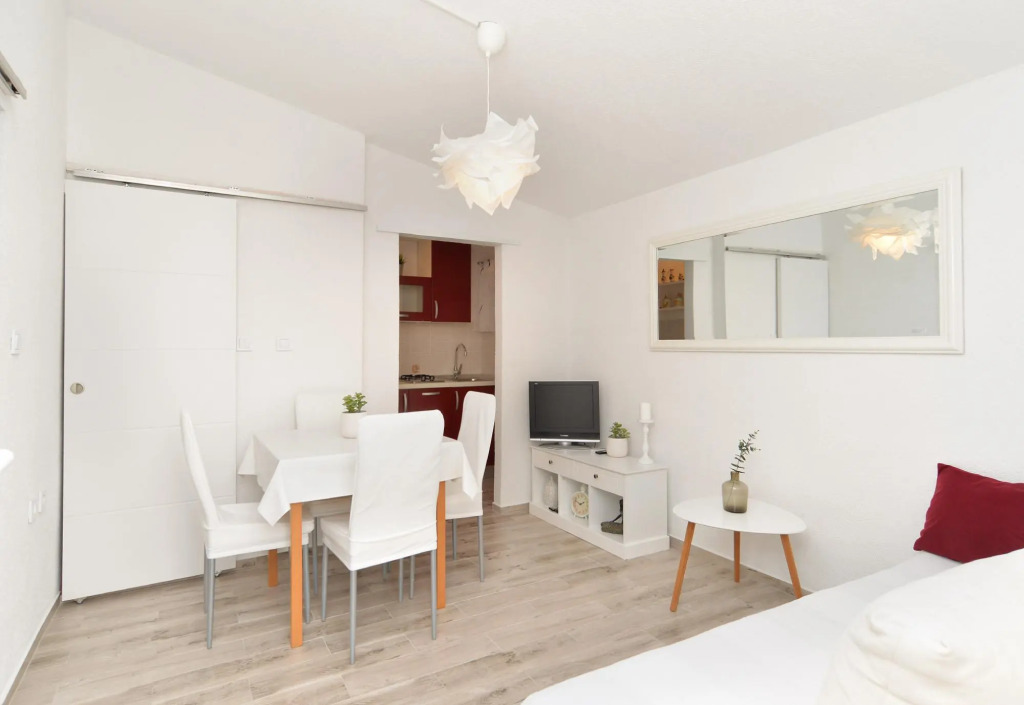 Apartment 1363