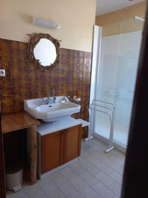 CHAMBRE dans Villa Charmant jardin