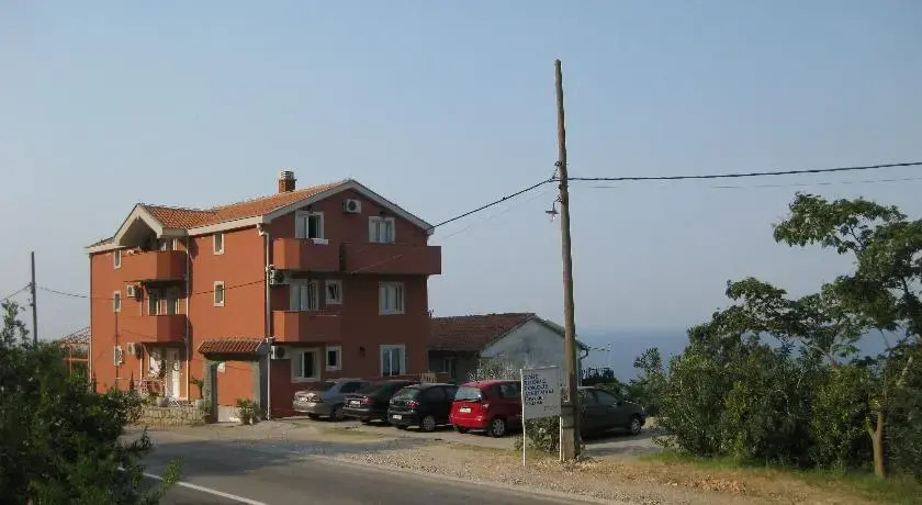 Apartments Drobni Pijesak