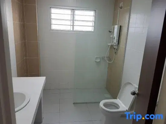 Sitiawan semi D homestay with 4 bedrooms