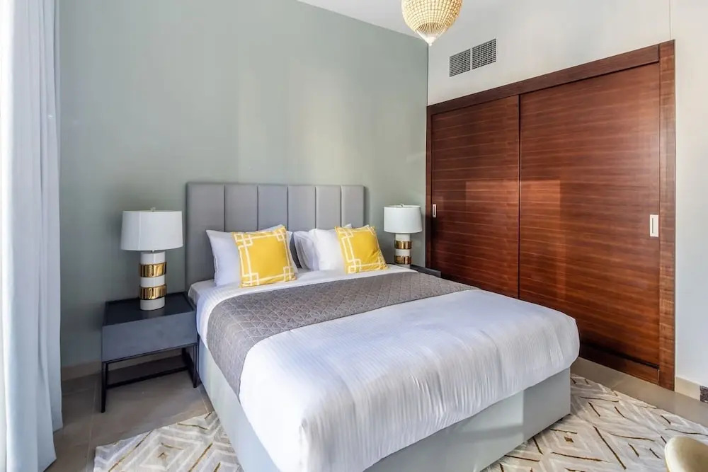 Modern & Classy 1BR Overlooking Marina!
