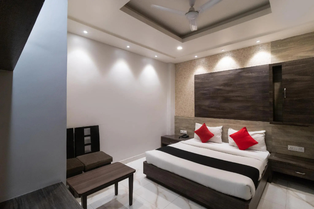 Capital O 69928 Megha Inn