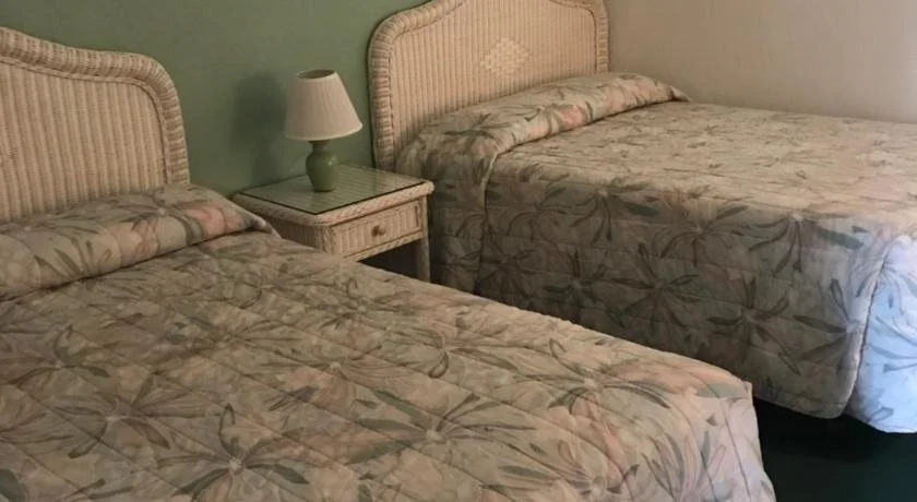 Gold Crest Motel