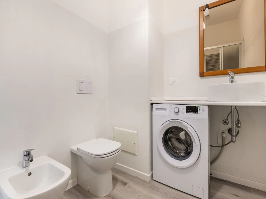 Snug apartment in Lesa with balcony