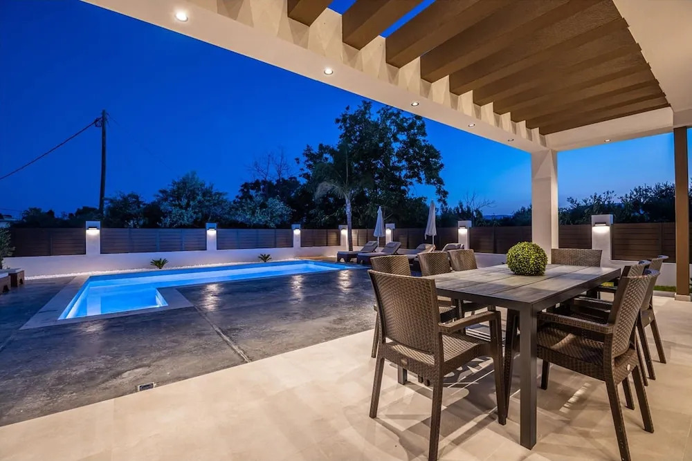 Villa Infinity Theo
