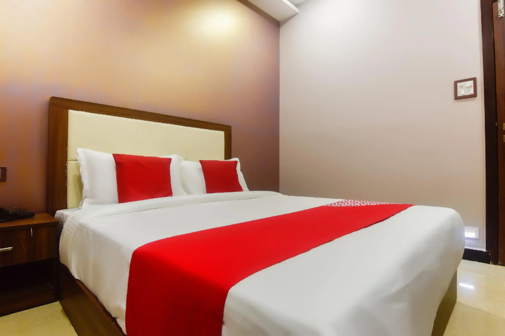 OYO 43474 Hotel Blue Sky