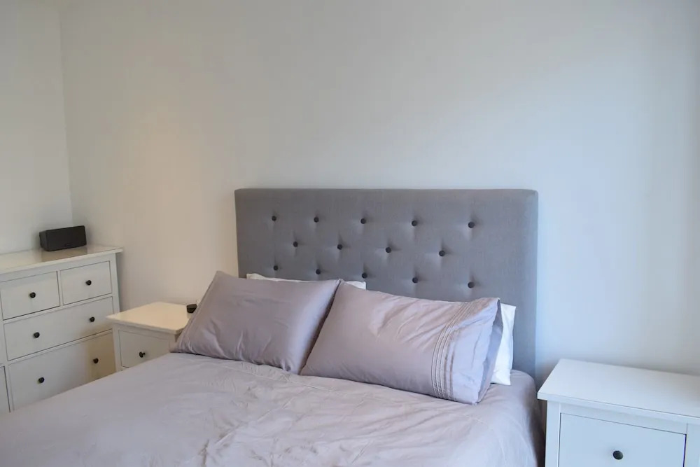 2 Bedroom Apartment in Canada Water