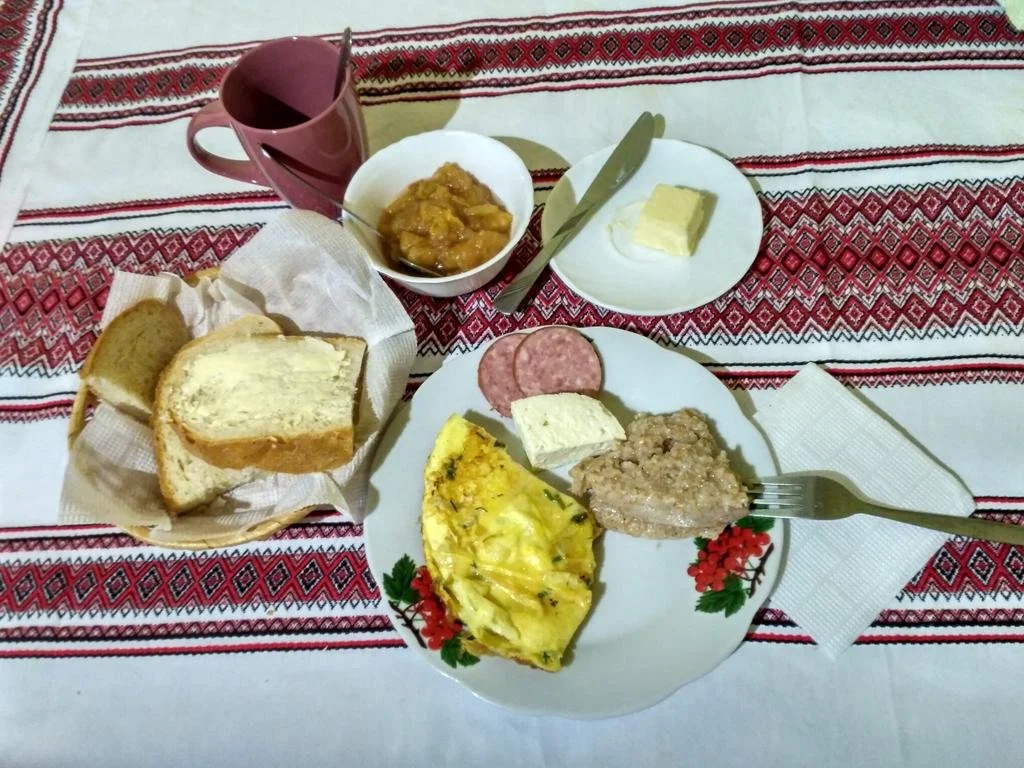 Guest House Mandrivnyi Rooms&Apartments