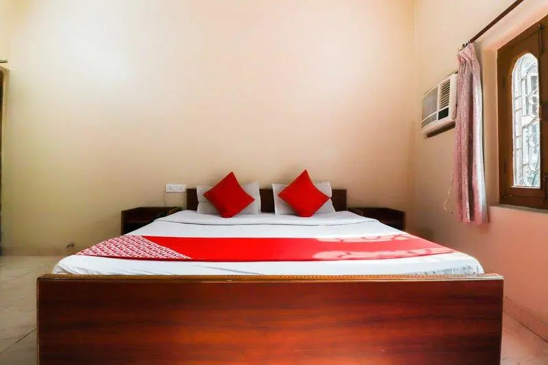 OYO 62282 Elora Guest House