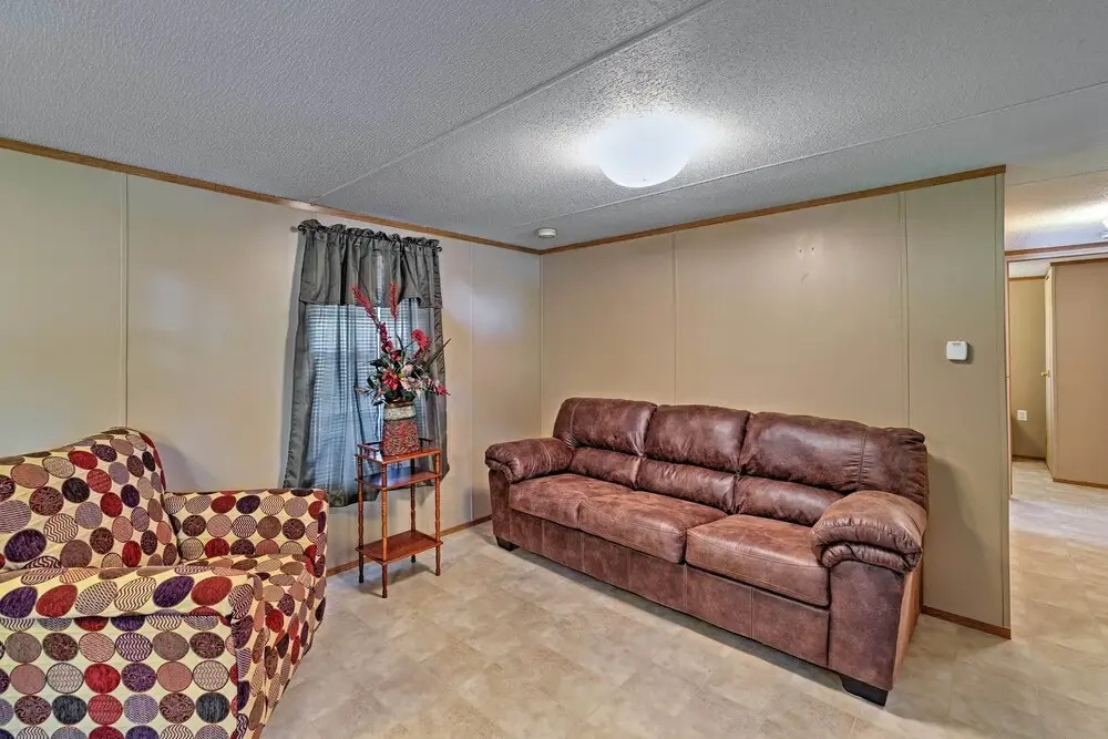 Waterloo Home With Fire Pit - 1/2 Mi to Boat Ramp!