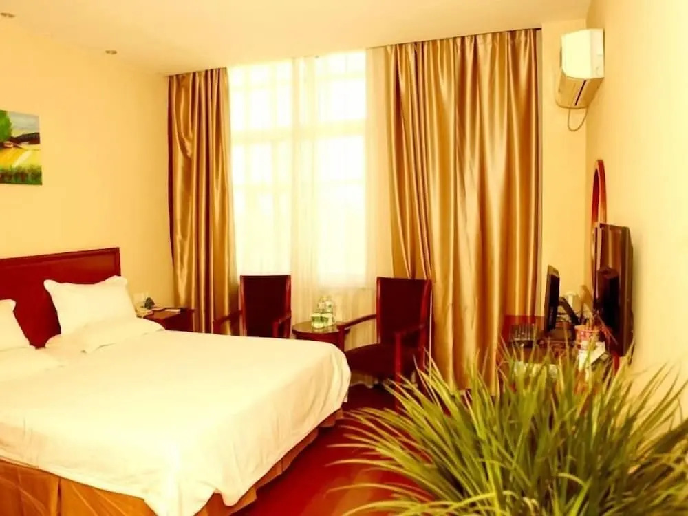 GreenTree Inn Jinan Pingyin Industrial Park Express Hotel