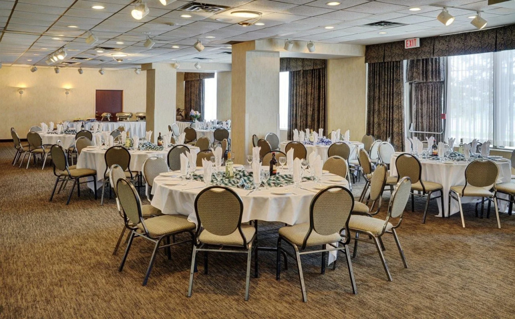 Embassy Suites By Hilton Toronto Airport