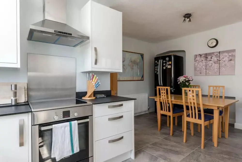 3 Bedroom House In Brighton With Garden