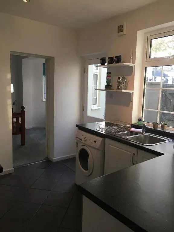 1 Phoenix Cottages, 403 High Street, Cheltenham