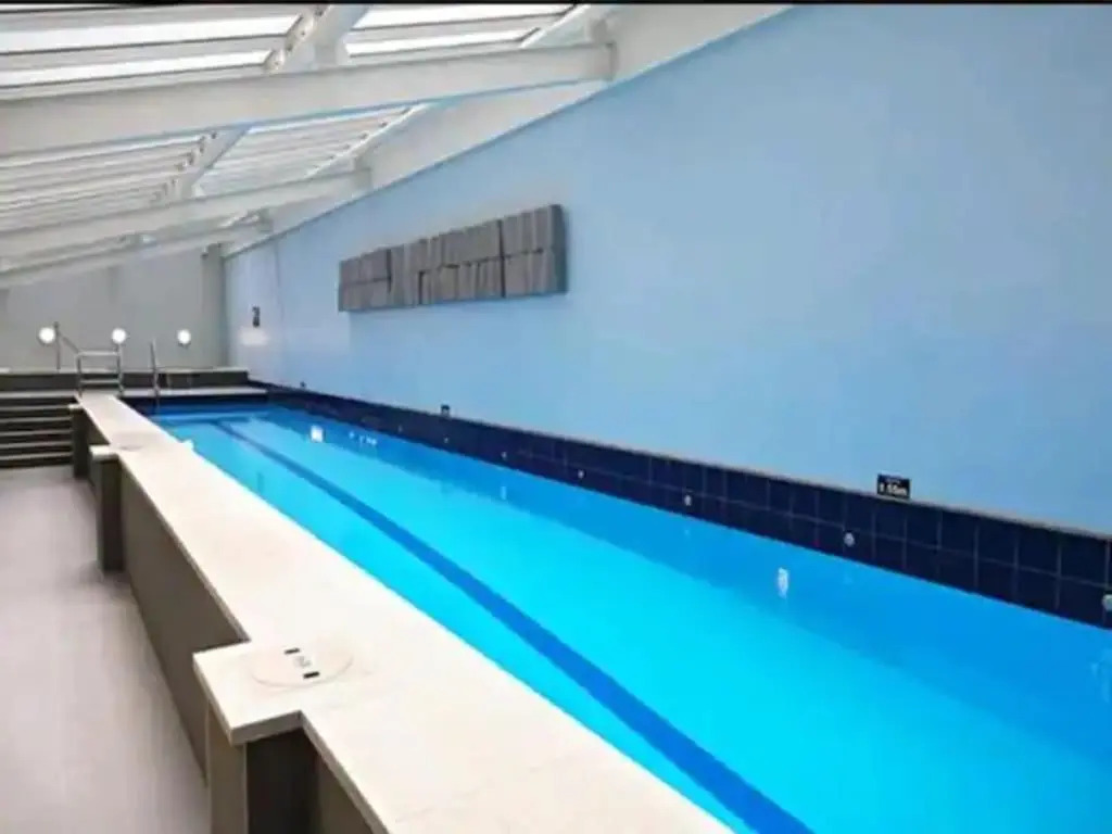 Lovely Bright Apt w/ Pool and Gym by Zodiak Stays