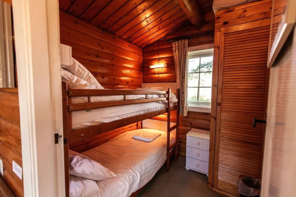 Spacious 3 Bed Log Cabin in Snowdonia Mountains