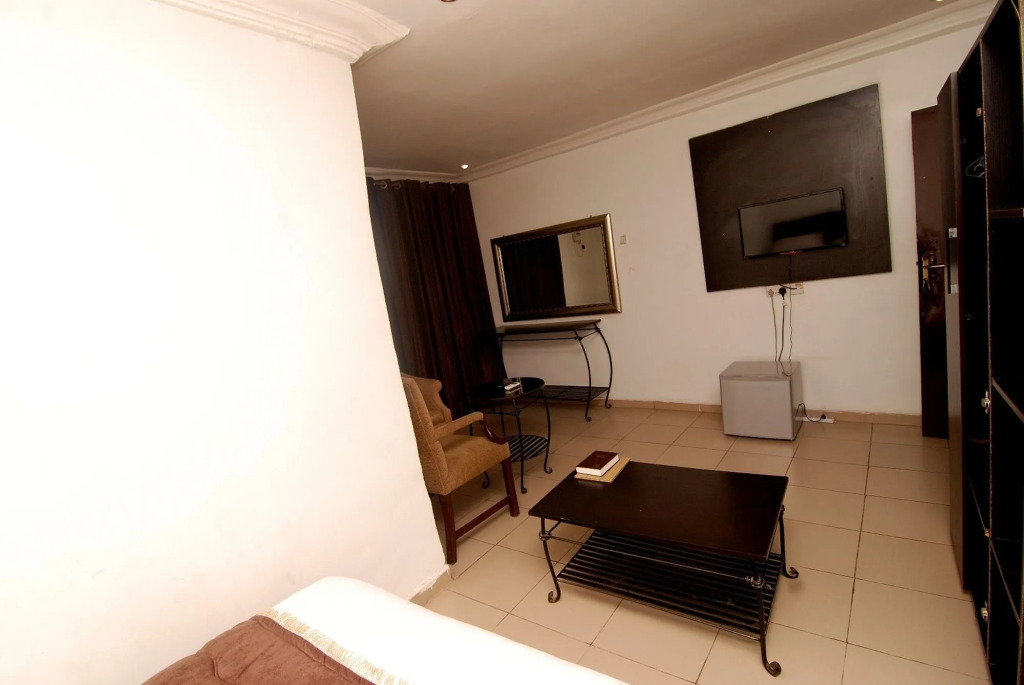 Silverland Hotel and Suites