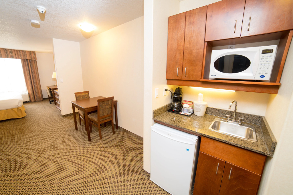 Holiday Inn Express & Suites Drayton Valley by IHG