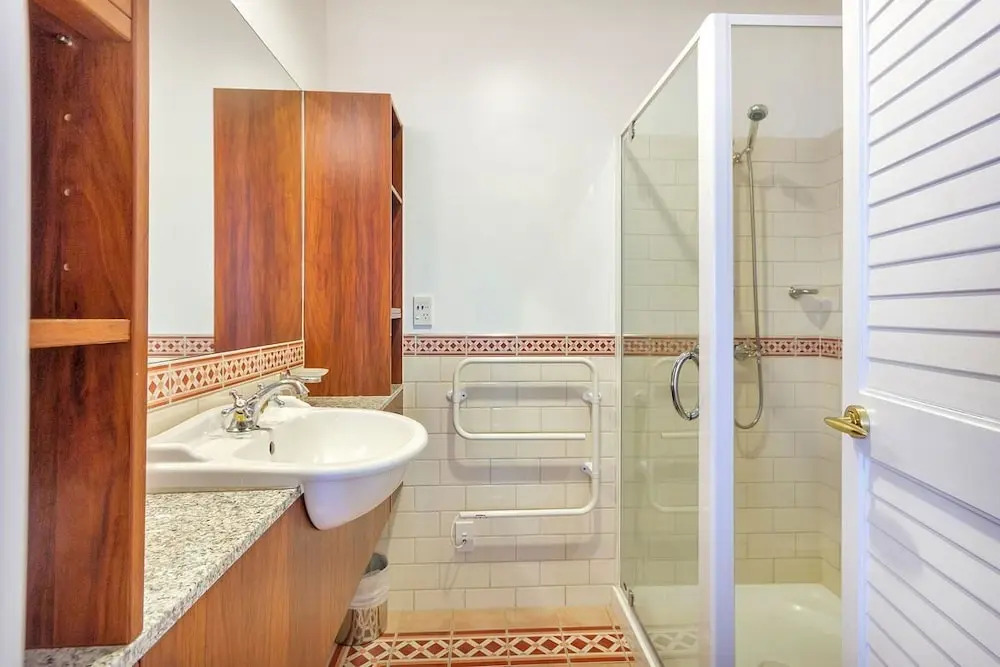 QV Stunning Waterfront Apartment - 378