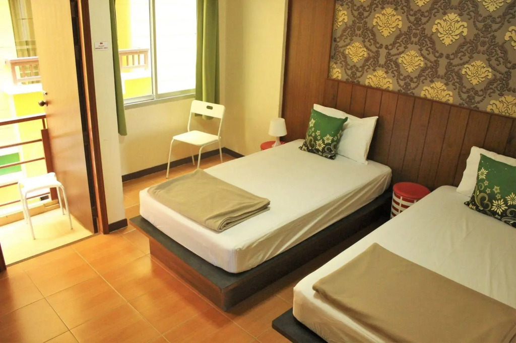 Phuket IYH Express Hostel