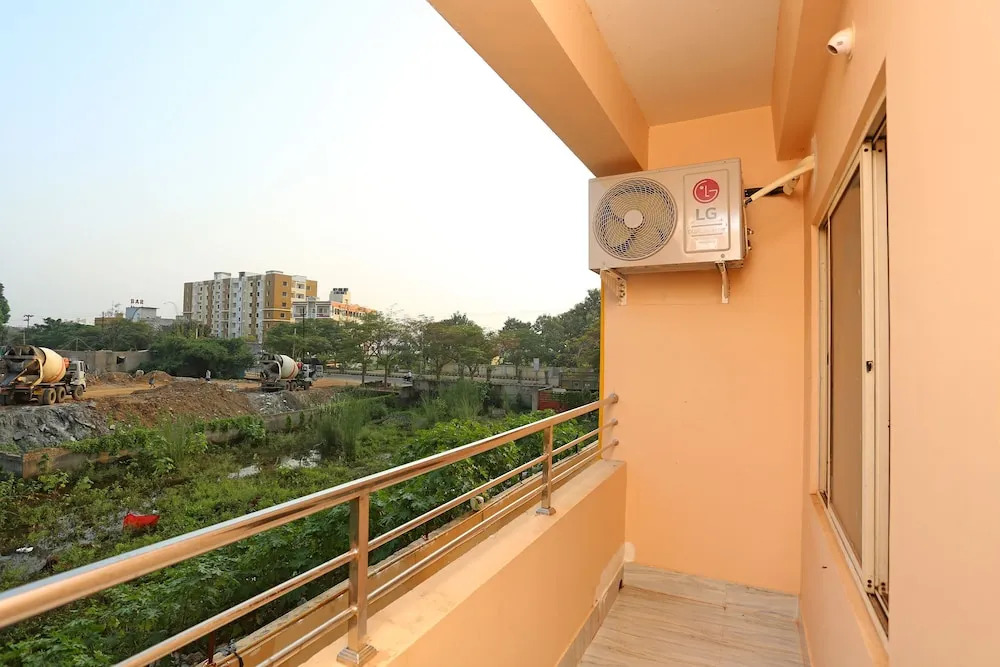OYO 9842 Hotel Shibani & Suhani