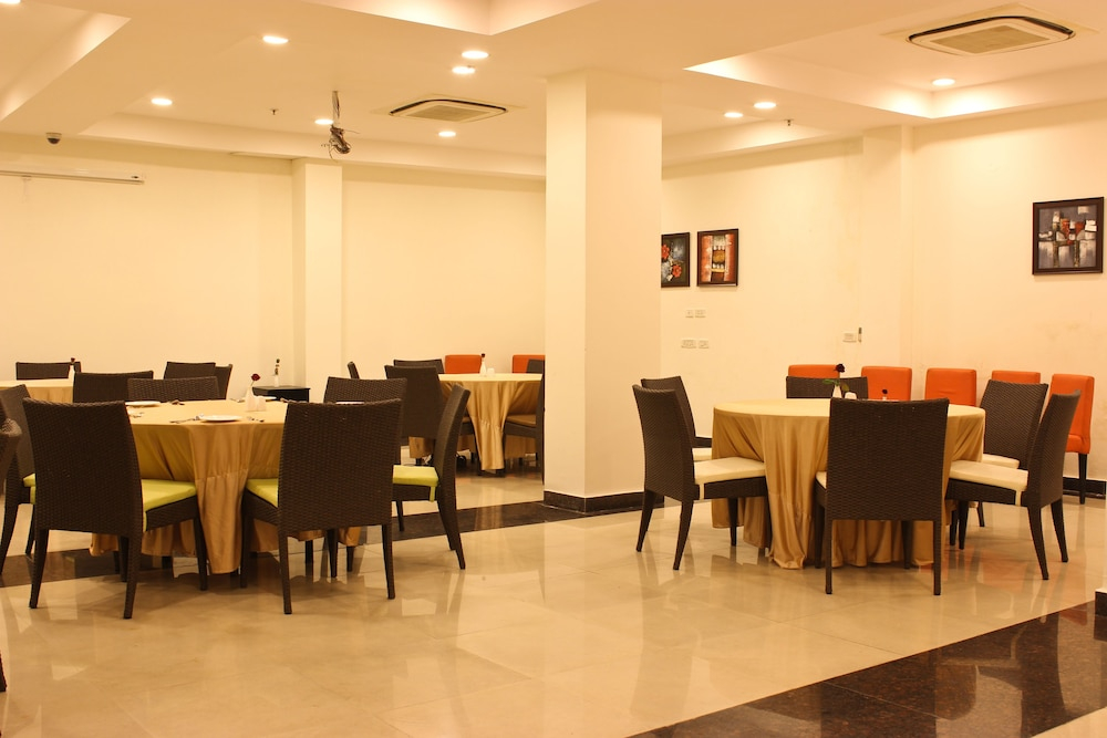 Tavisha Hotel