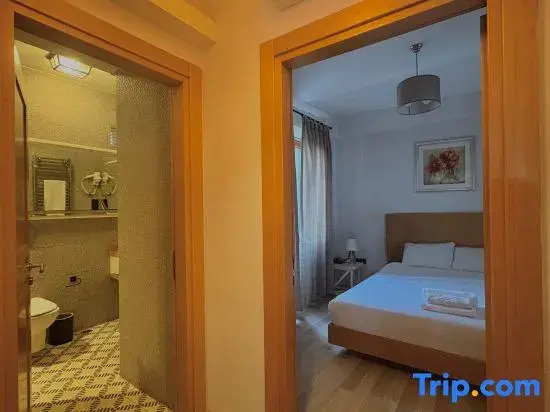 Taksim Square—1BR Deluxe Suite 05