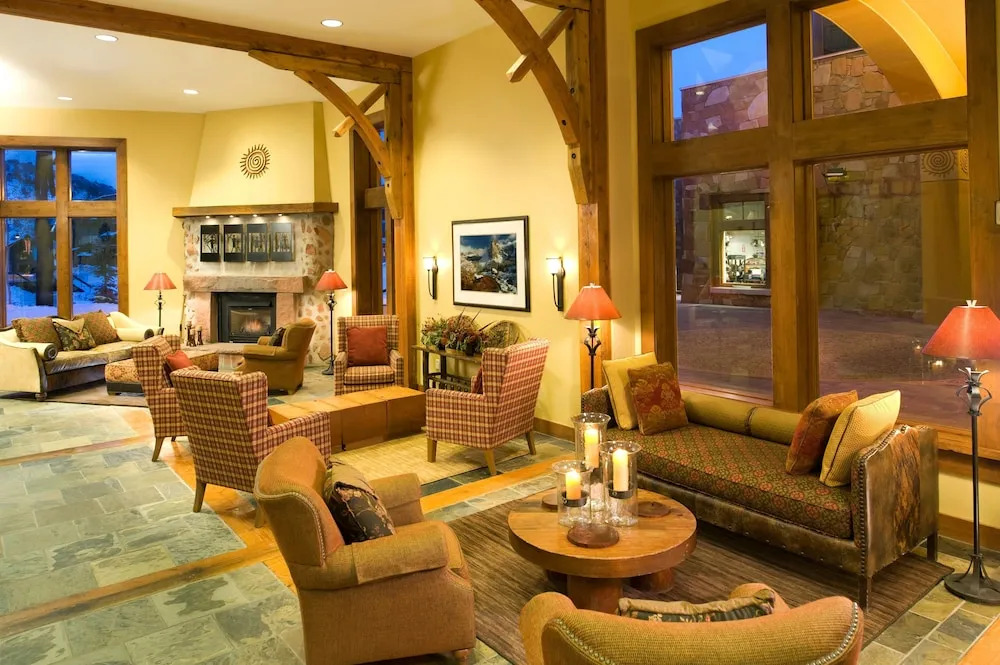 Sundial C105  - 2 Br Condo