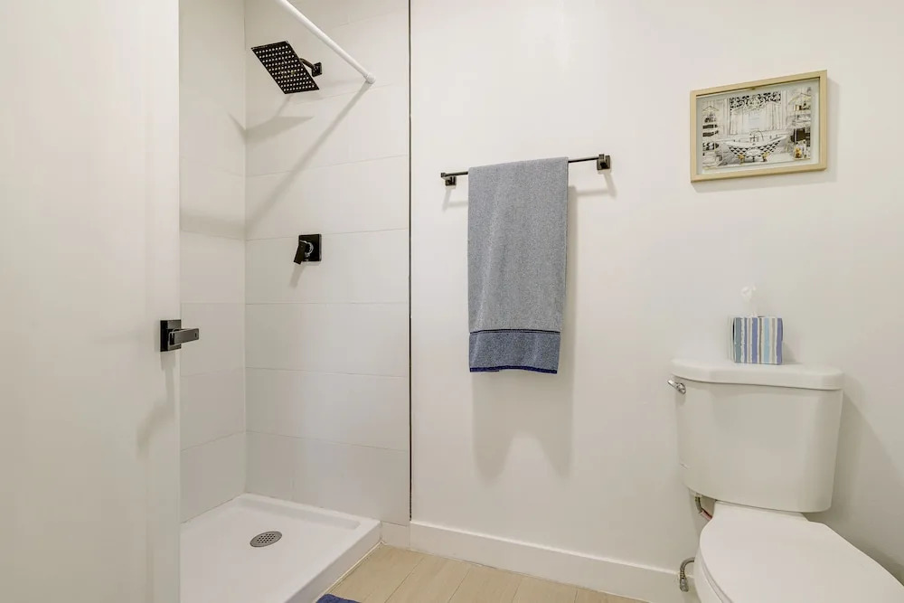 2 Mi to Old Town! Dog-friendly Condo w/ Pool