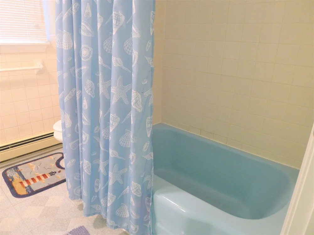 563 Pleasant Lake - 4 Bedroom House