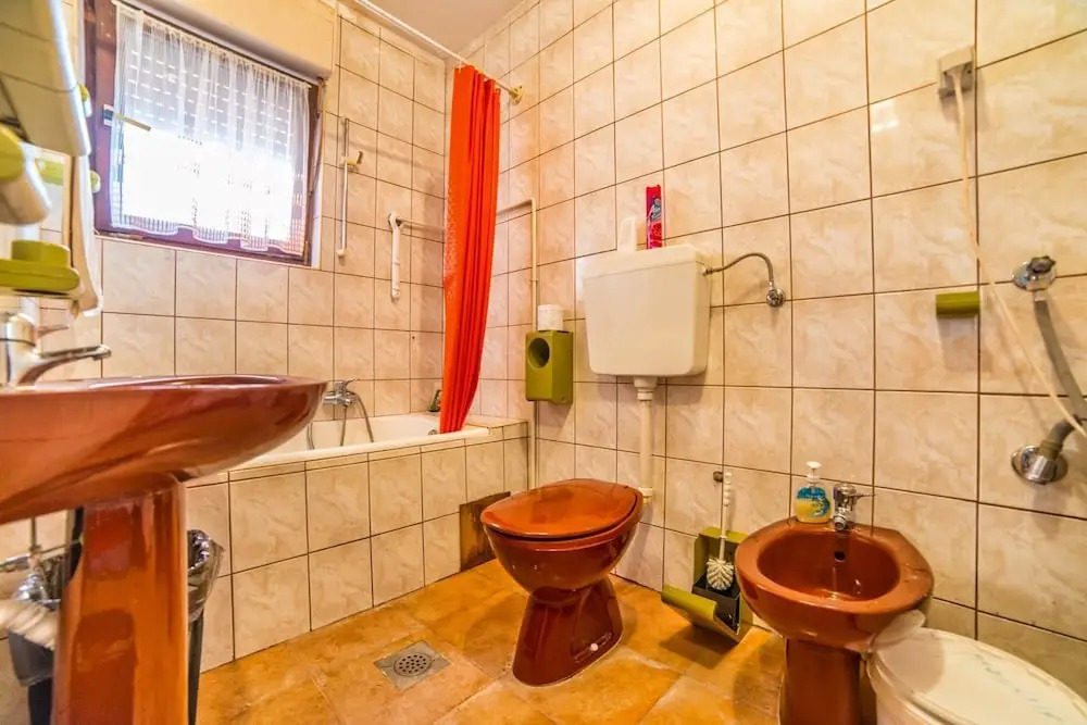 Apartments Dragutin 1063