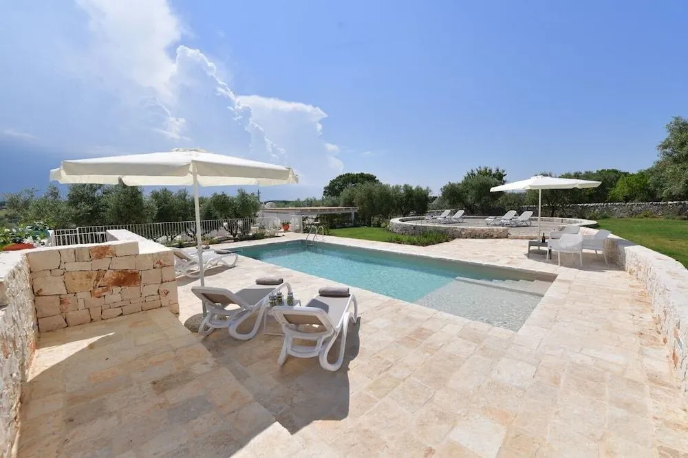 Trulli Santa Croce Luxury Holidays - piscina privata fino a 8 persone