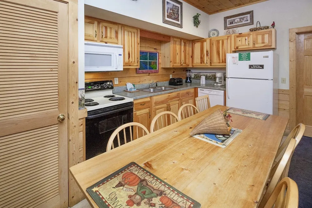 Vivs View by Heritage Cabin Rentals