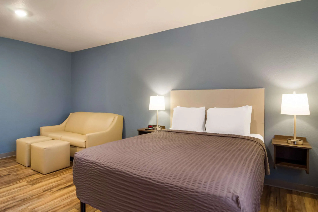 WoodSpring Suites Jacksonville - South