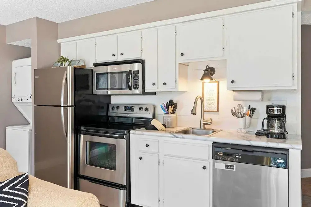 Branson Vacation Station - Charming 1 BDR Condo in the Middle of Everything!