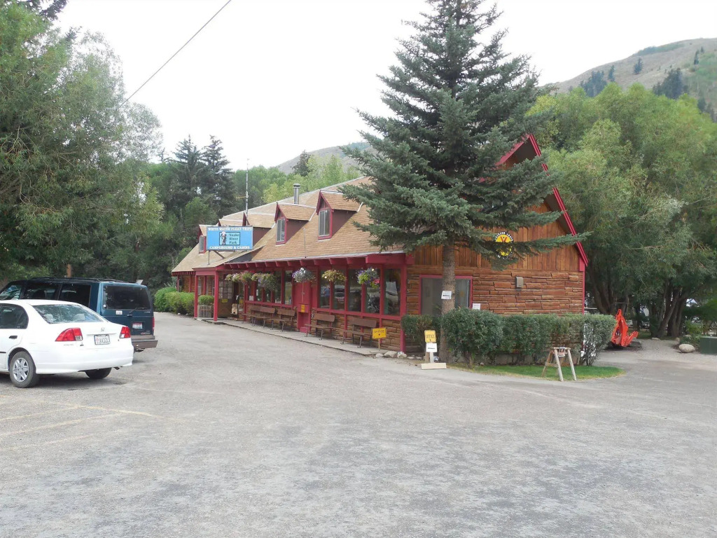 Snake River Cabin Village