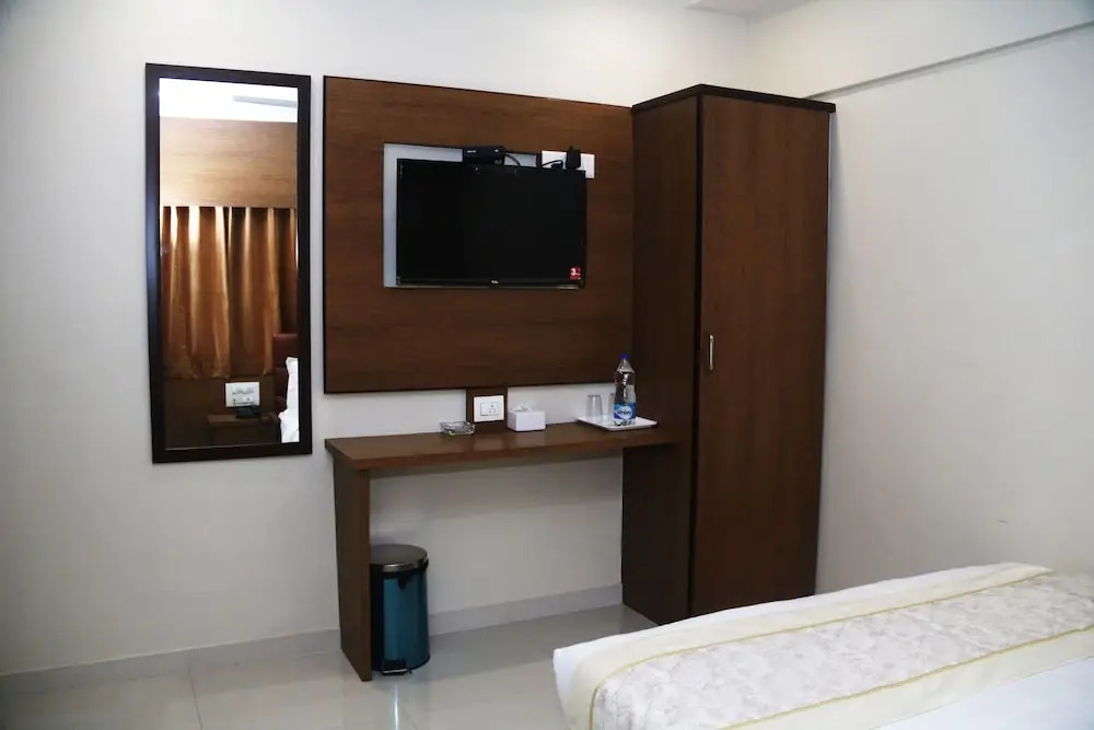 Deluxe Inn