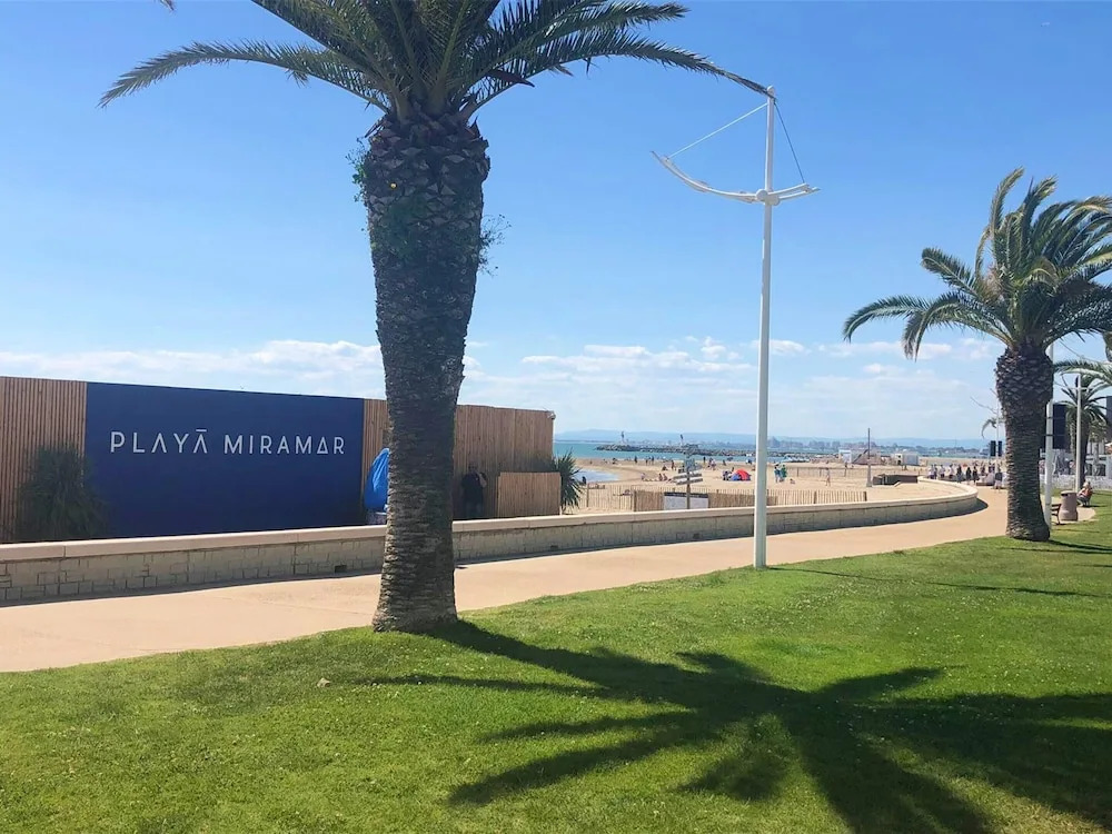 Apartment With One Bedroom In Le Grau Du Roi With Wonderful City View And Furnished Terrace