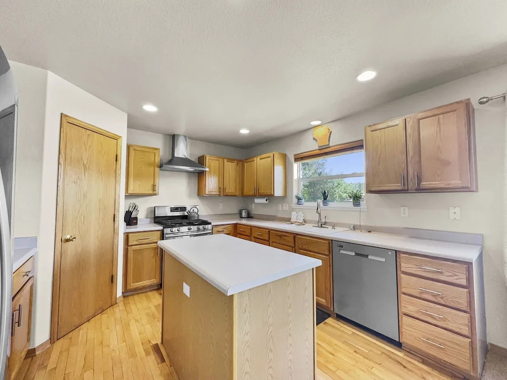 173 Buffalo Drive 3 Bedroom Townhouse by RedAwning