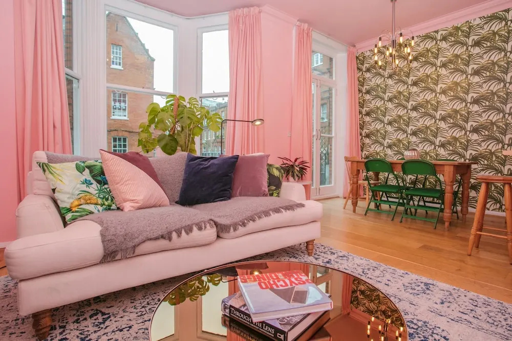 3 Bedroom Apartment in Kensington