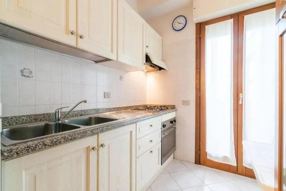Apartment With 2 Bedrooms in Muravera, With Furnished Balcony - 2 km F