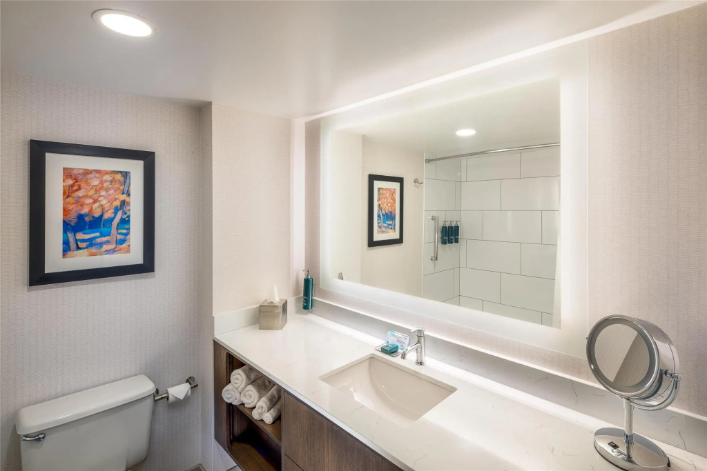 DoubleTree by Hilton Hotel Oak Ridge - Knoxville