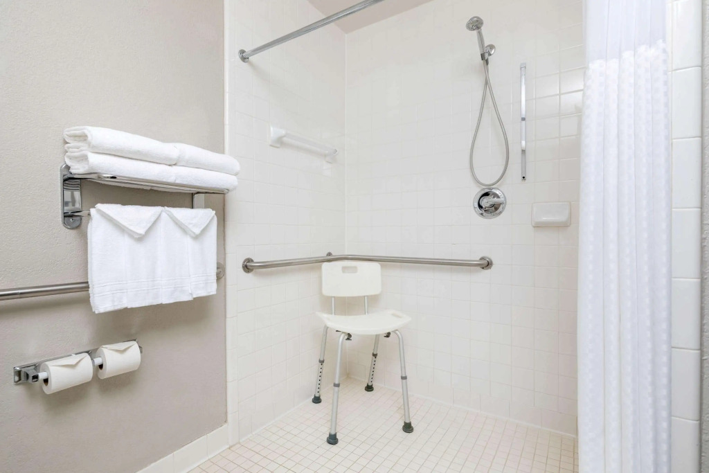 Microtel Inn & Suites by Wyndham Atlanta Buckhead Area