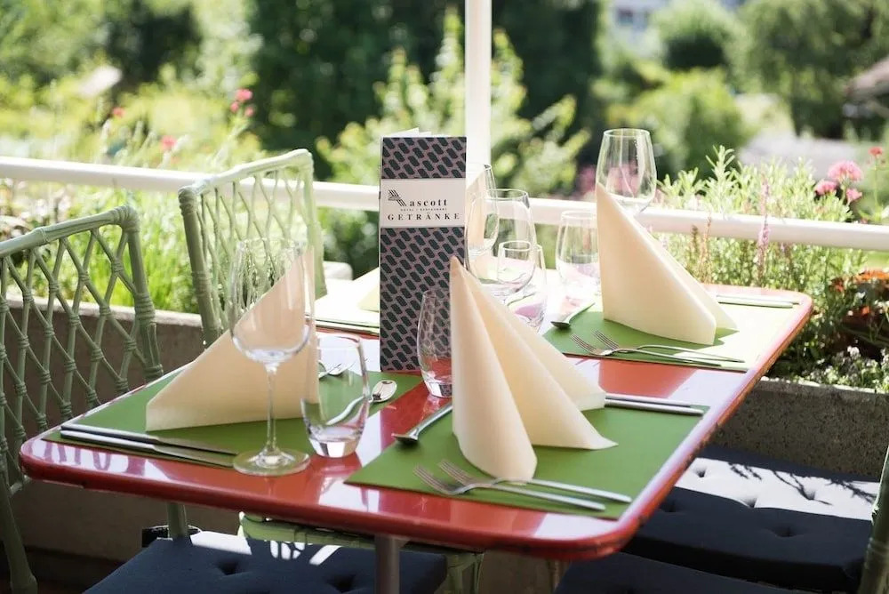 Ascott Hotel & Restaurant