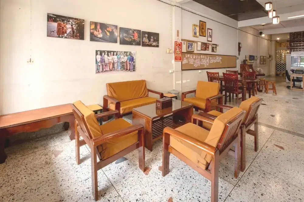 OYO 75469 Baan Kong Hostel