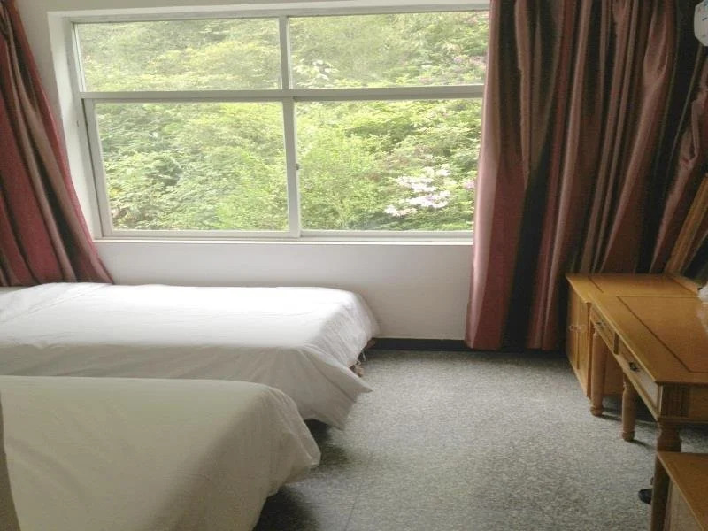 J&H Nature Hotel