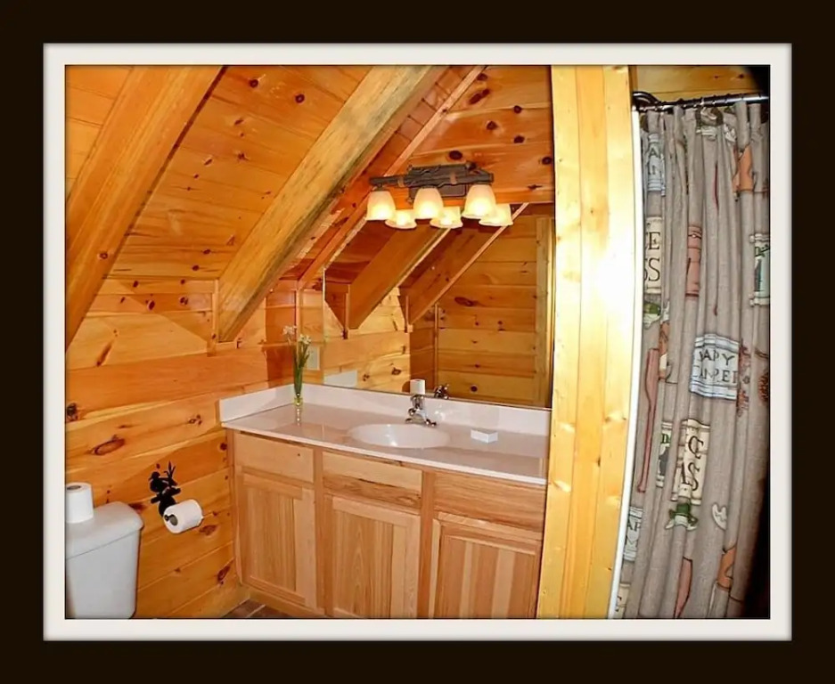 Changes in Latitude - 2 Br cabin by RedAwning