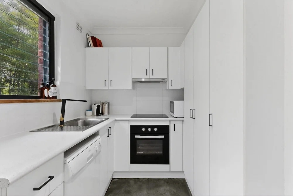 Beachside 1-bed Retreat With Parking Cronulla