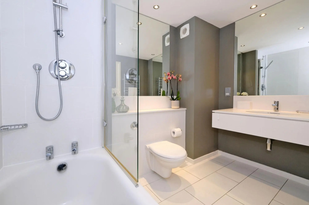 Deluxe three-bedroom home in the sought-after West End area of Aberdeen