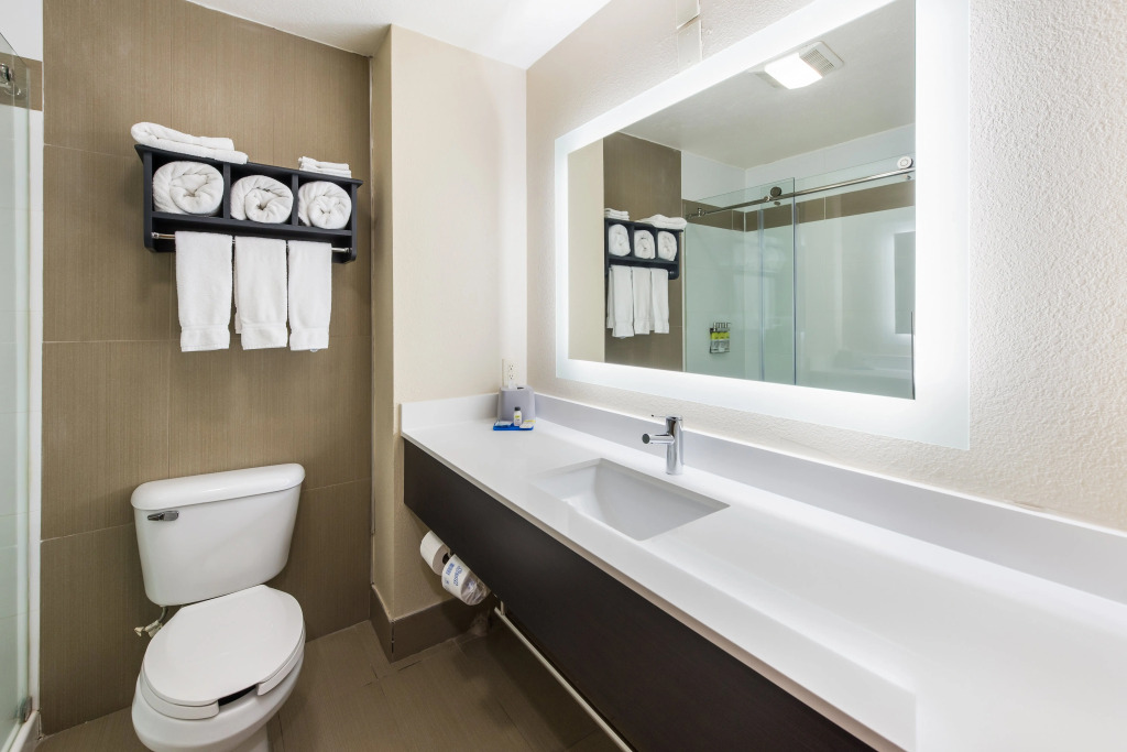 Holiday Inn Express London-I-70 by IHG